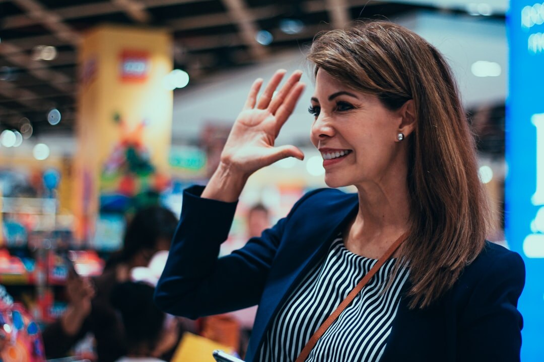 influential woman at event